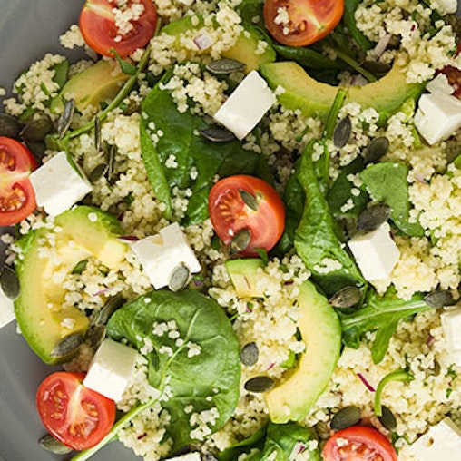 Lekker en fris: Couscous salade met avocado en feta