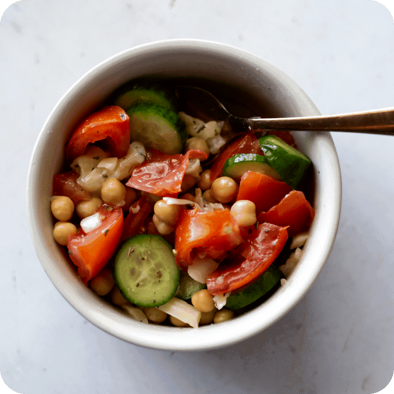 Recept: Mediterrane Zomersalade met Kikkererwten